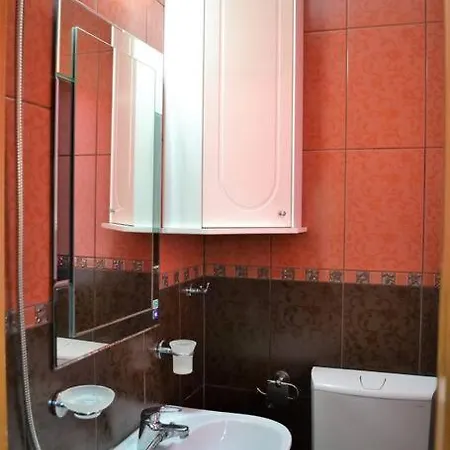 Casa Intr-o Zona Linistita In Casa de Férias *