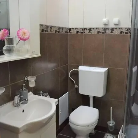 Casa Intr-o Zona Linistita In Casa de Férias Eforie Nord